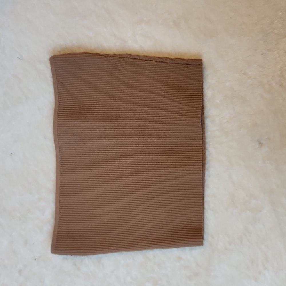 Aritzia Babaton sculpt tube top nude